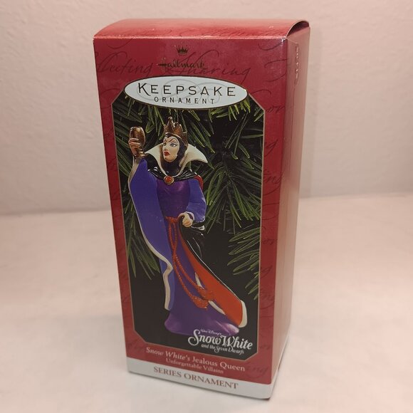Snow White's Jealous Queen Ornament - Picture 1 of 3